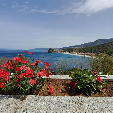 Blu Panorama * Scilla